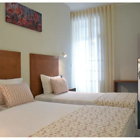 Lusitana Hotel *